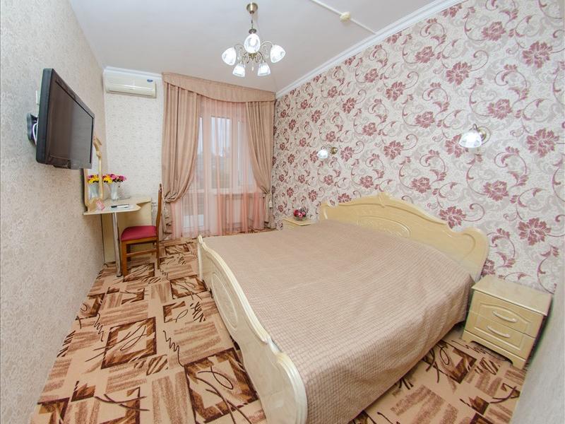 Эльбрус (ул. Богдана Хмельницкого)