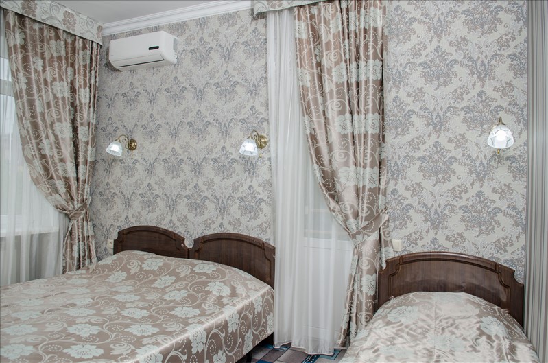 Эльбрус (ул. Богдана Хмельницкого)