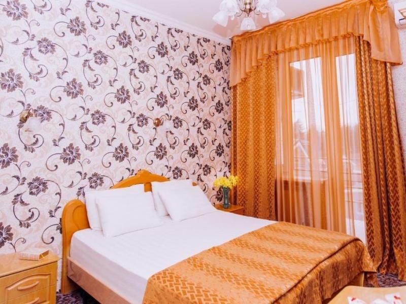 Эльбрус (ул. Богдана Хмельницкого)