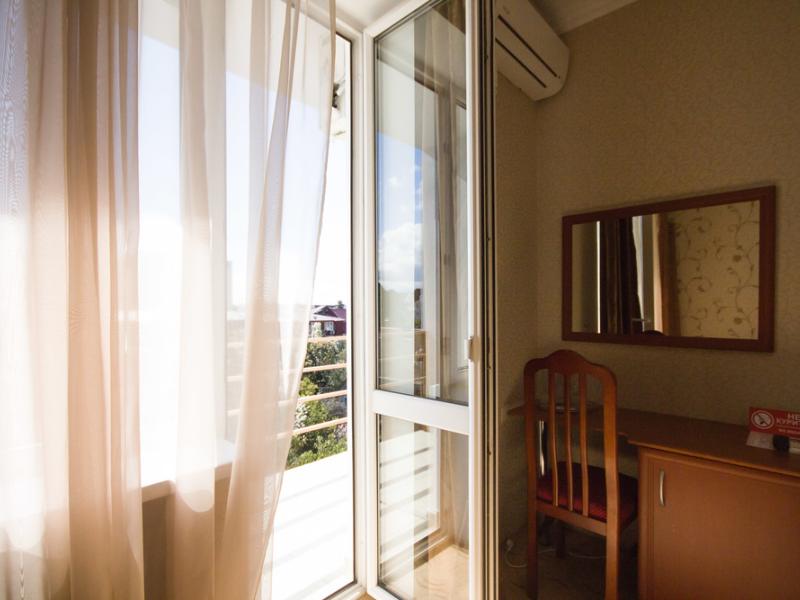 Эльбрус (ул. Богдана Хмельницкого)