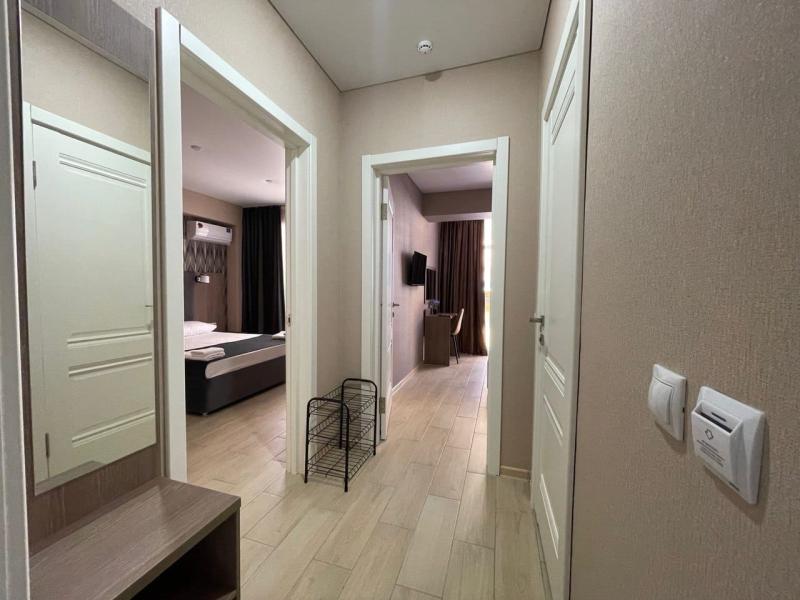 Lemoni Hotel