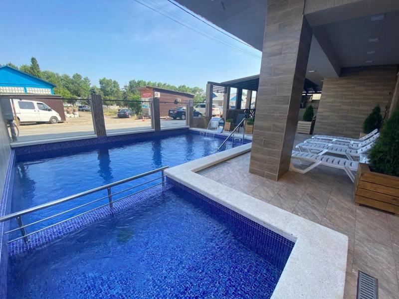 Lemoni Hotel