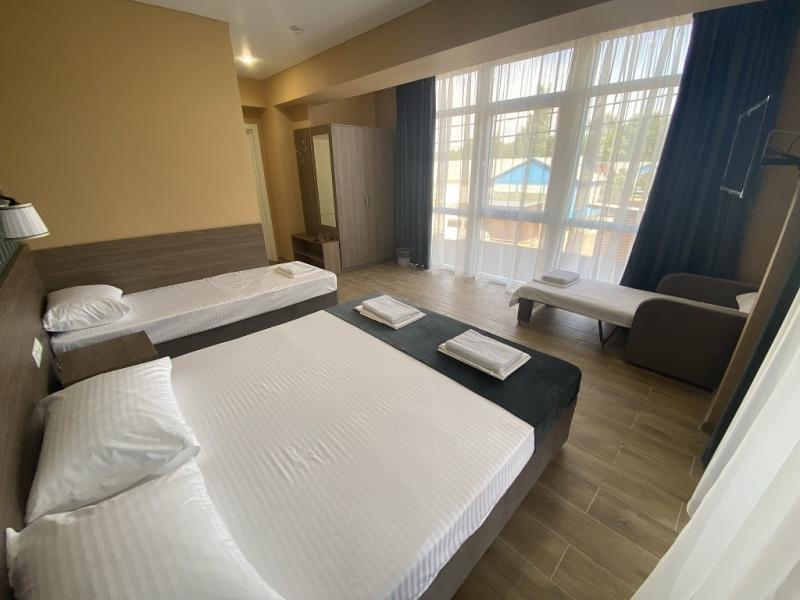 Lemoni Hotel