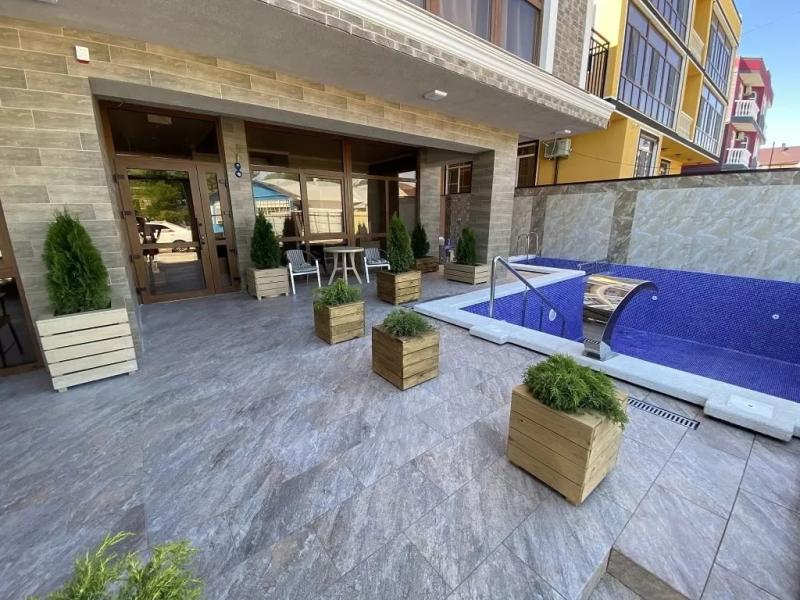 Lemoni Hotel