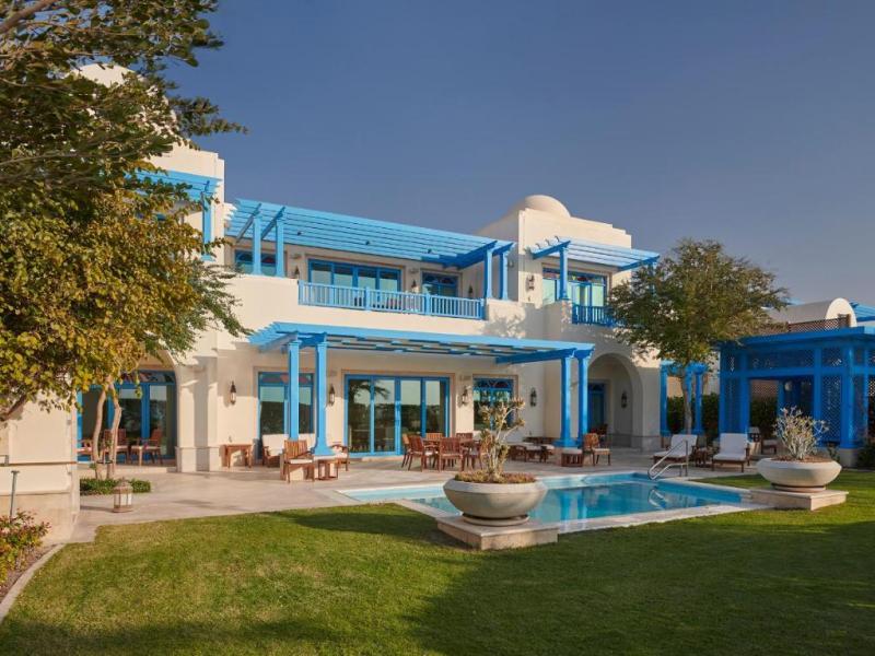 Hilton Salwa Beach Resort & Villas