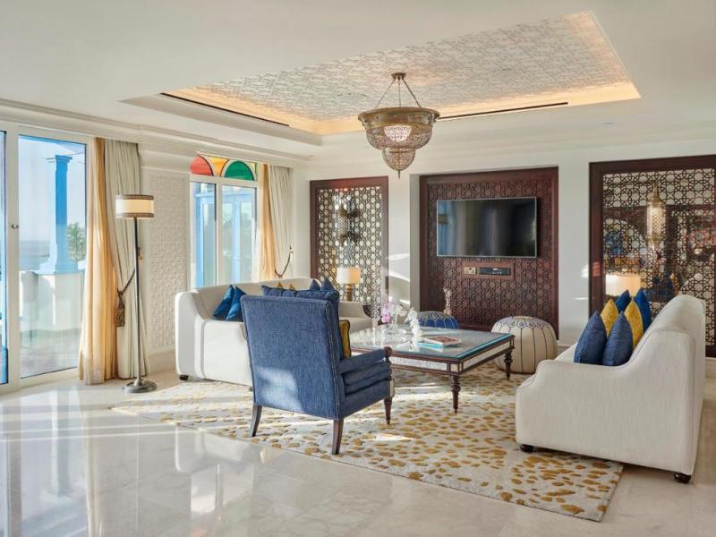 Hilton Salwa Beach Resort & Villas