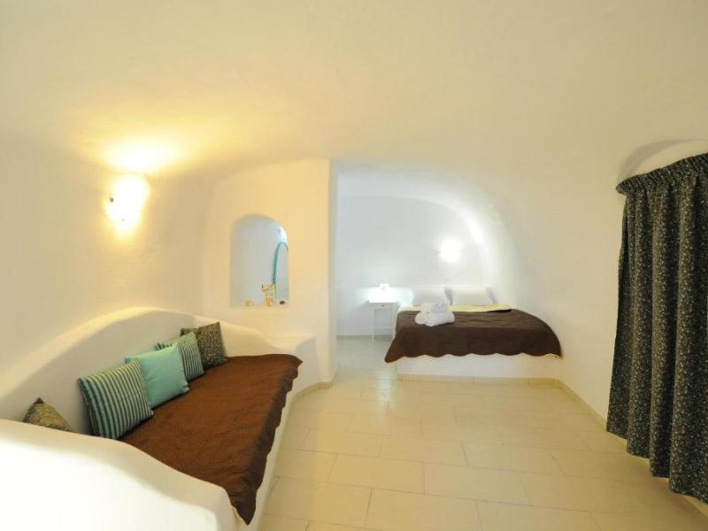 Manias Fira Residences