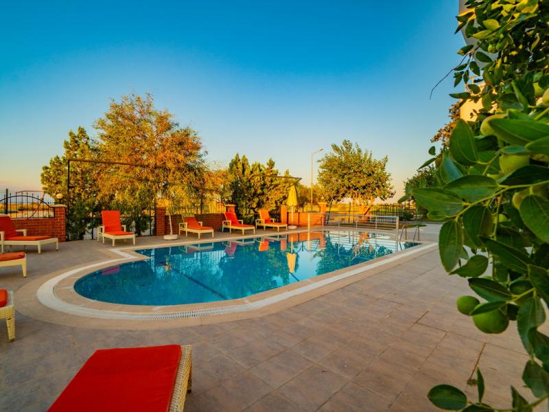 Prenses Sealine Beach Hotel