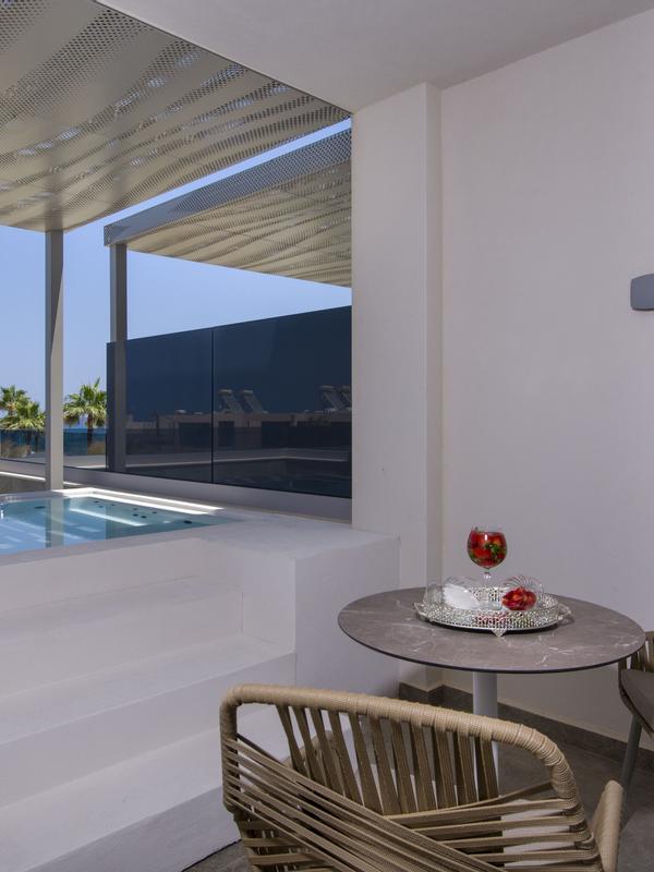 Amira Luxury Resort