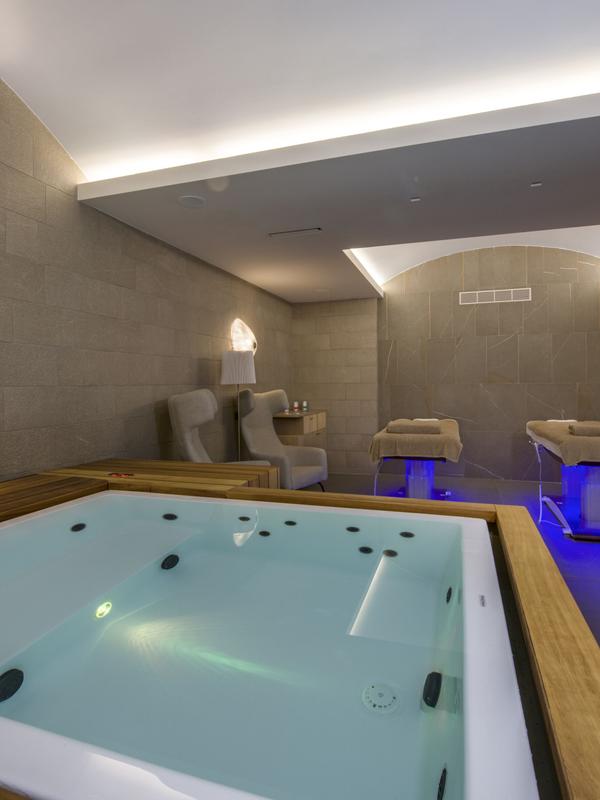 Amira Luxury Resort