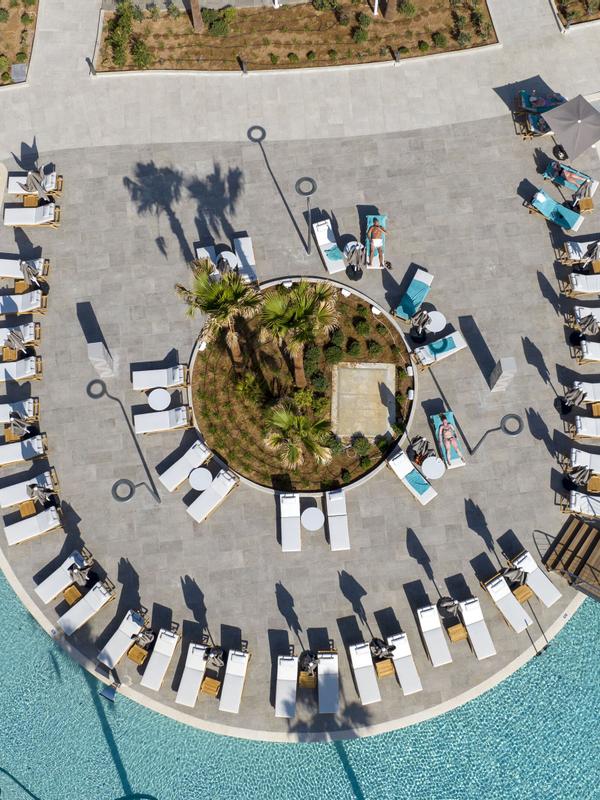 Amira Luxury Resort