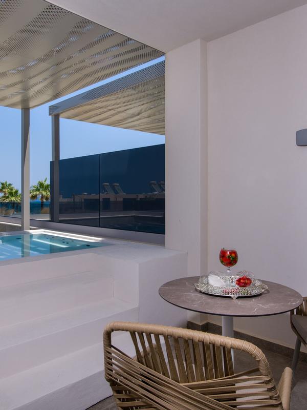 Amira Luxury Resort