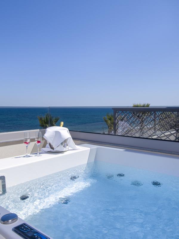 Amira Luxury Resort