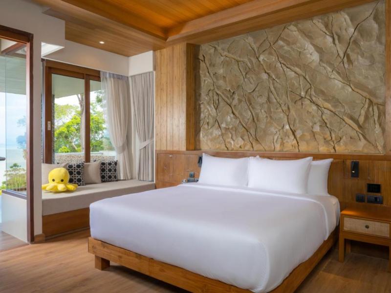 Sinae Phuket Luxury Hotel