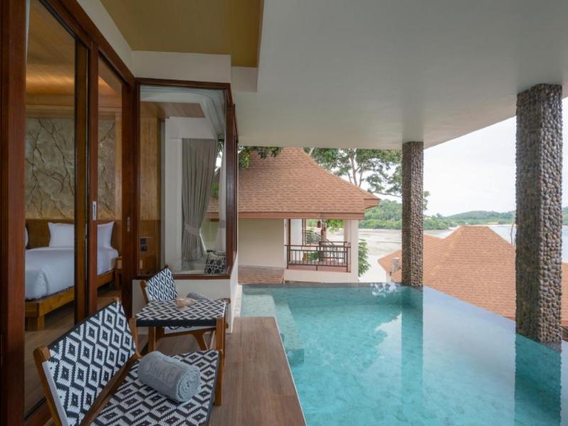 Sinae Phuket Luxury Hotel