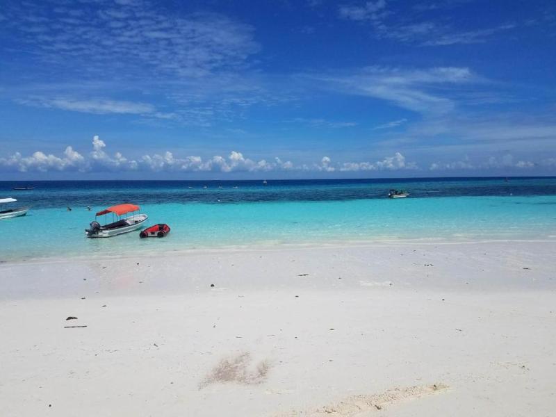 Baraka Aquarium Bungalows