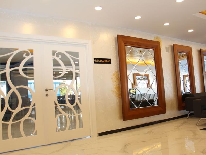 Grand Niki Hotel & Spa