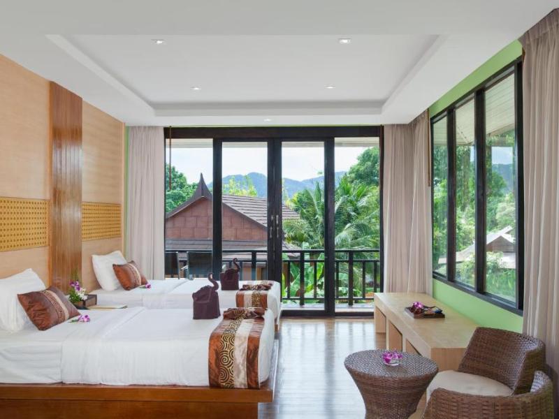 Phi Phi Long Beach Resort & Villa