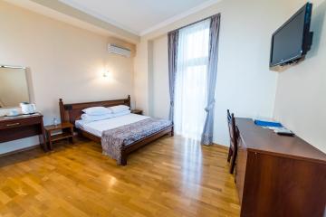 Отель Апартаменты на Боткинской 2в Россия, Ялта, фото 13