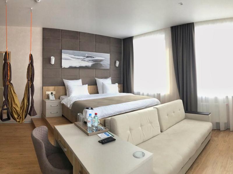 F911 Яхт Клуб Отель