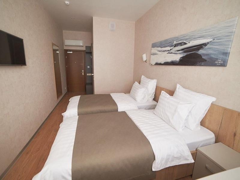 F911 Яхт Клуб Отель