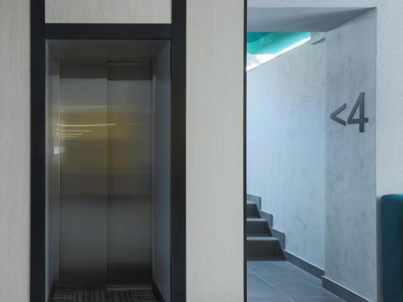 X-Room Hotel