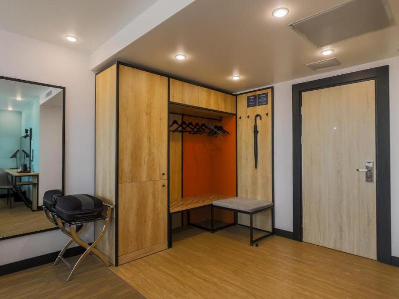 X-Room Hotel