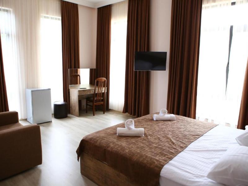 Hotel Holiday Villa