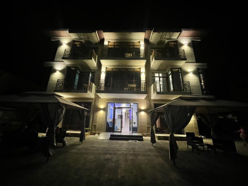 Отель Монарх