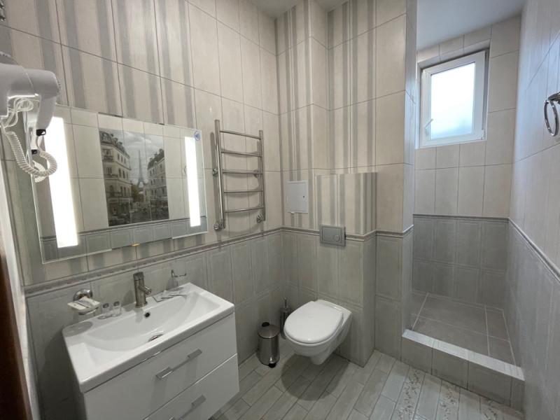 Отель Монарх