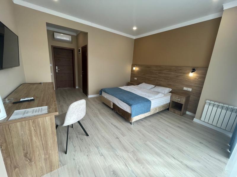 Отель Монарх