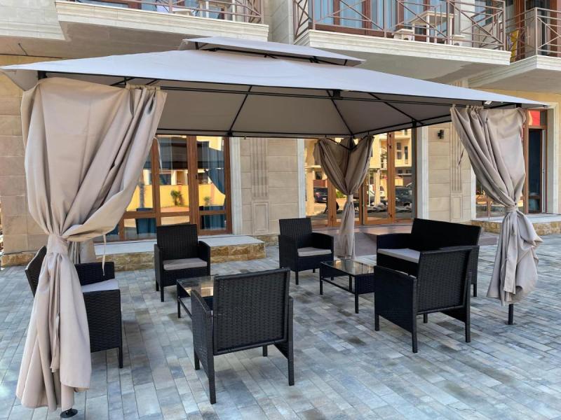 Отель Монарх