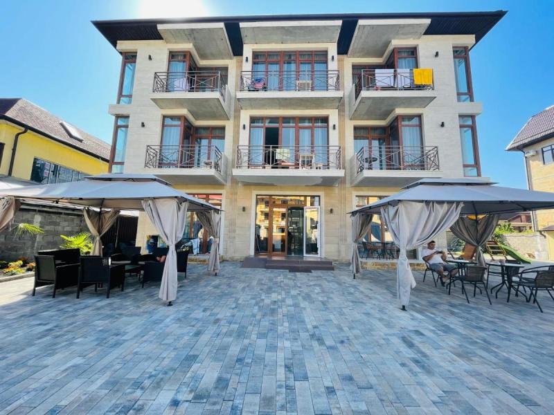 Отель Монарх