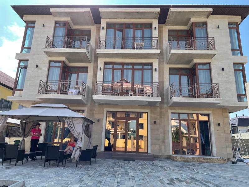 Отель Монарх