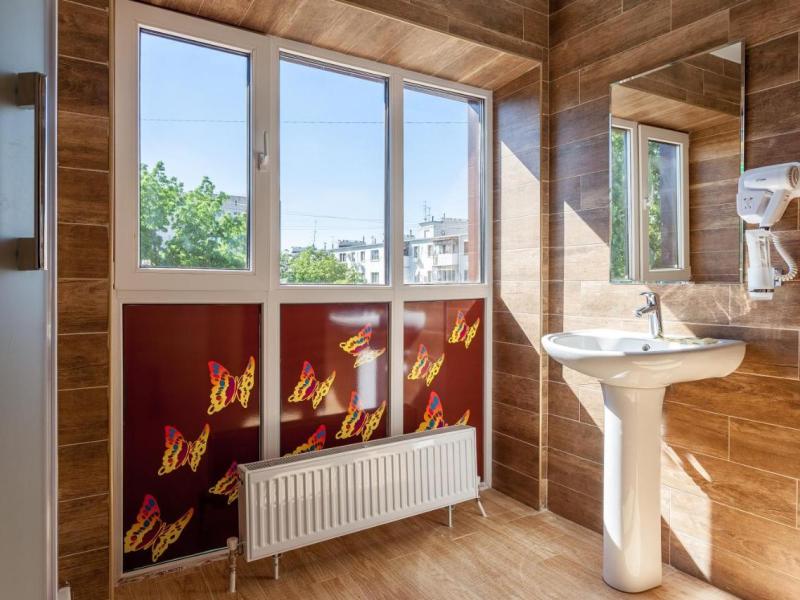 Мартон Лидер