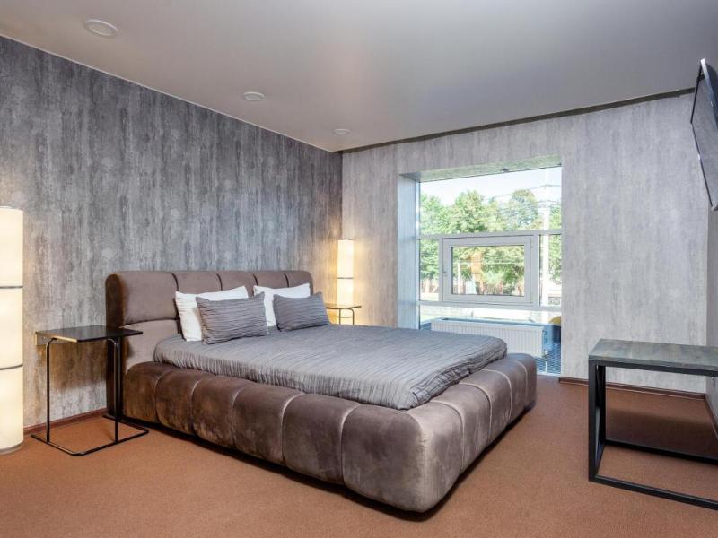 Мартон Лидер