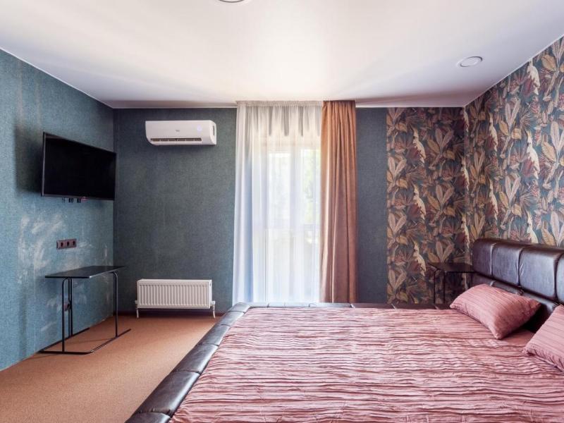 Мартон Лидер