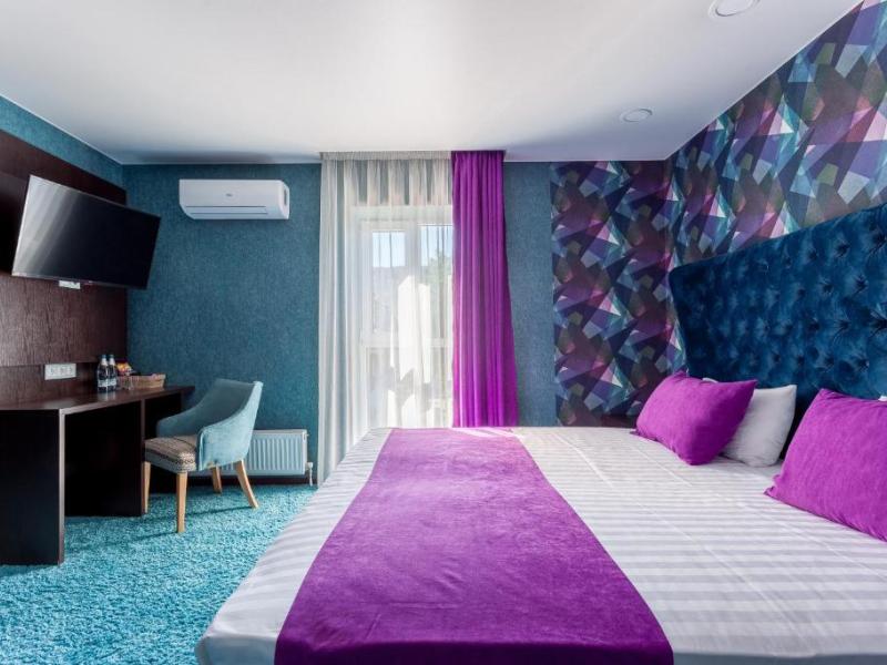 Мартон Лидер