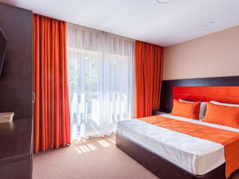 Мартон Лидер