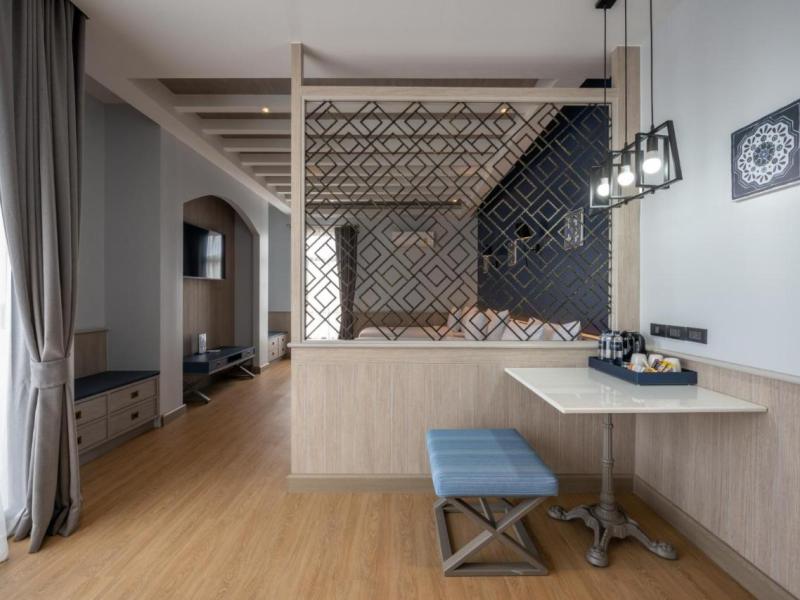 Seabed Grand Hotel Phuket