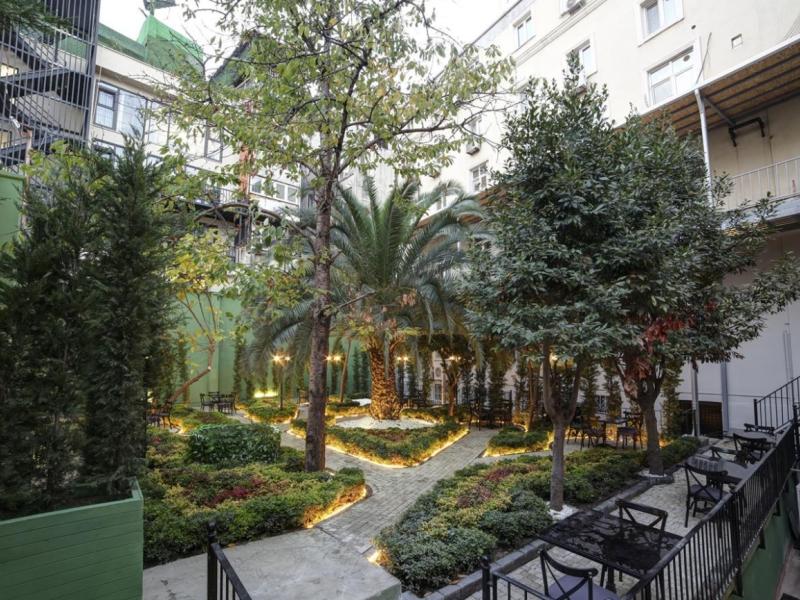 Walton Gardens Pera