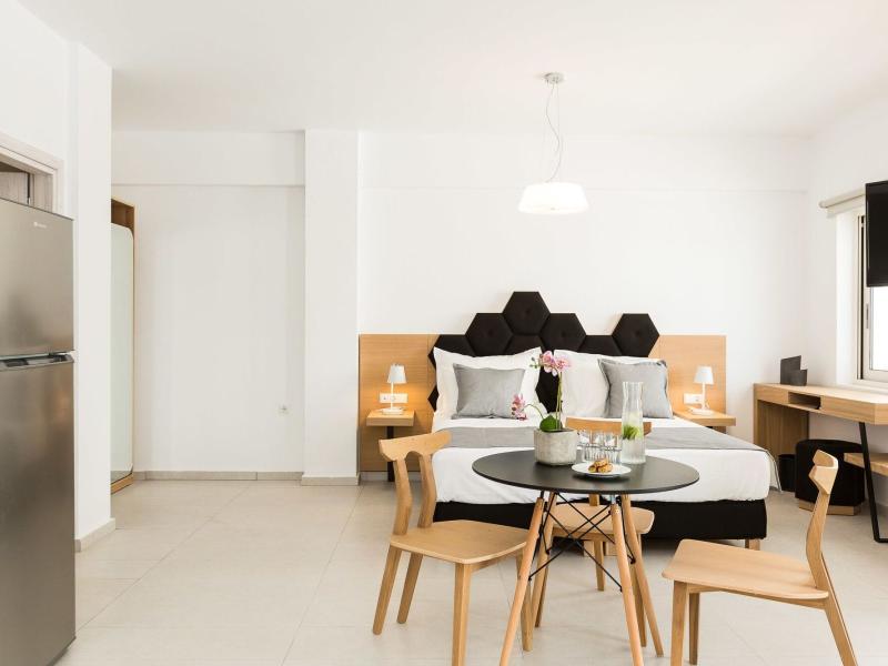 Cyano Hotel