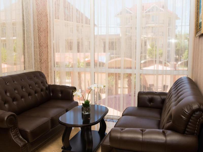 Лазурное Окно