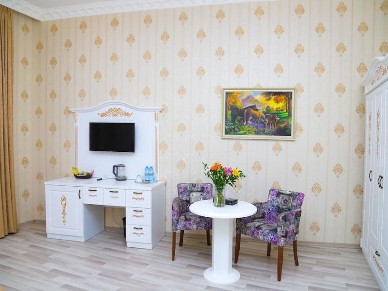 White Boutique Baku Hotel