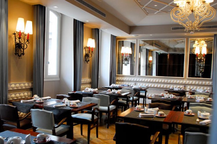 Ellington Hotel