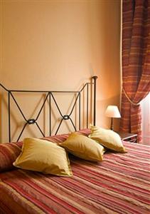 Ellington Hotel
