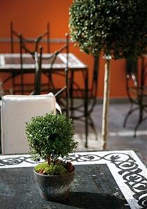 Ellington Hotel
