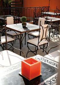 Ellington Hotel