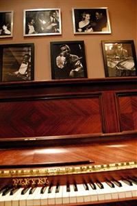 Ellington Hotel