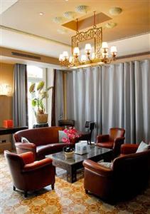 Ellington Hotel